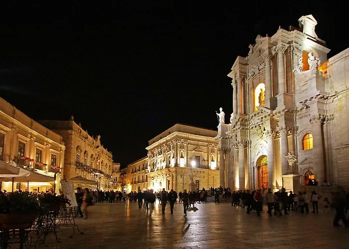 Casa Corso Umberto I, Historic Main Street