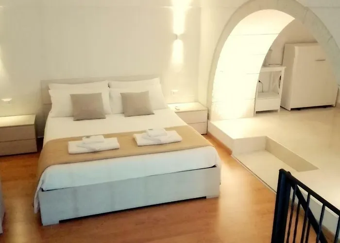 Casa Corso Umberto I, Historic Main Street * Szirakúza